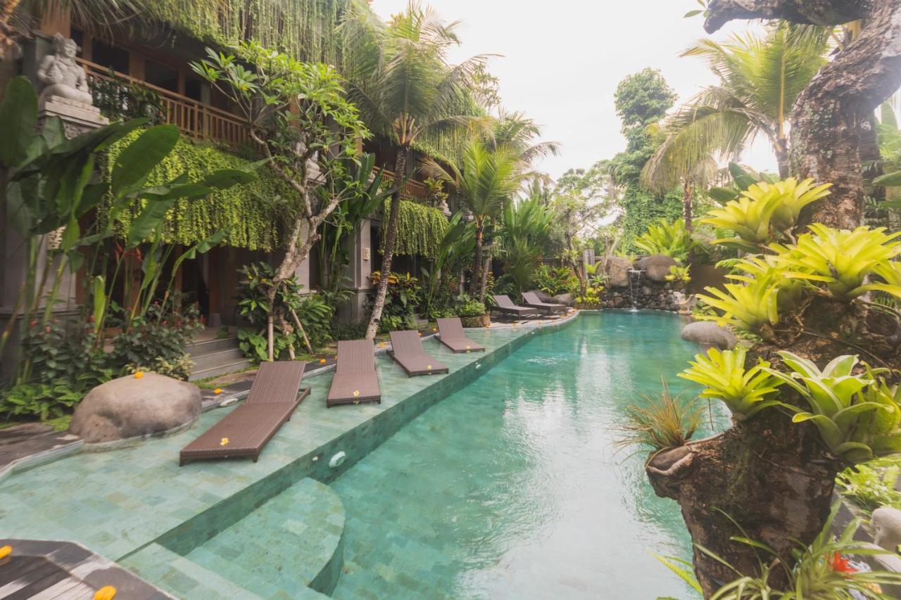 Weda Cita Resort And Spa By Mahaputra Ubud Exterior foto The swimming pool at the hotel