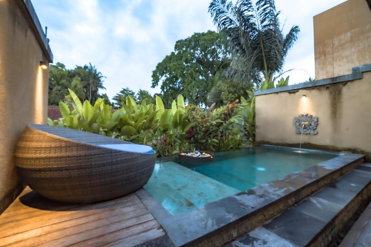 Weda Cita Resort And Spa By Mahaputra Ubud Exterior foto The swimming pool at the hotel