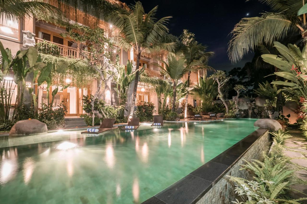 Weda Cita Resort And Spa By Mahaputra Ubud Exterior foto The pool at the hotel
